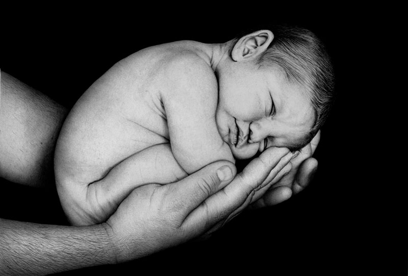 baby_cradled_in_dads_hands___bic_ballpoint_pen_by_vianaarts