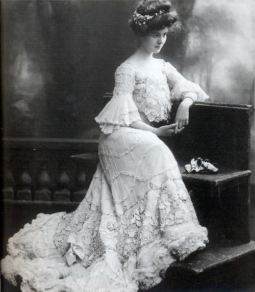 Fashion of The 1900s (7)