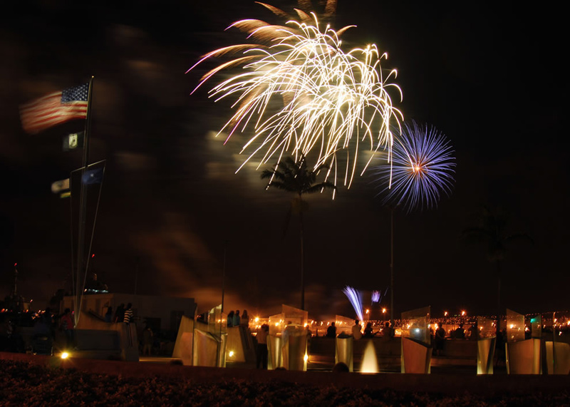 Independence-Day-fireworks-illuminate-the-night-sky-over-the-Pearl-Harbor-Memorial-Hawaii