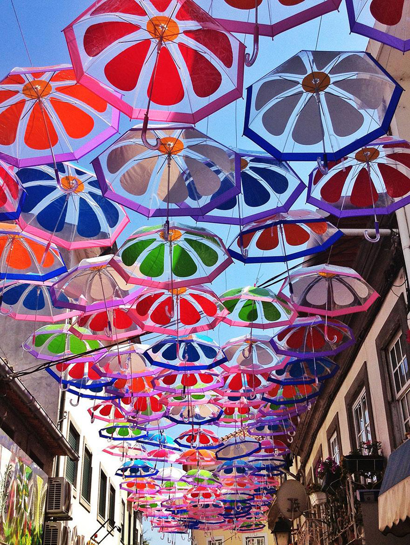 floating-umbrellas-agueda-portugal-2013-3
