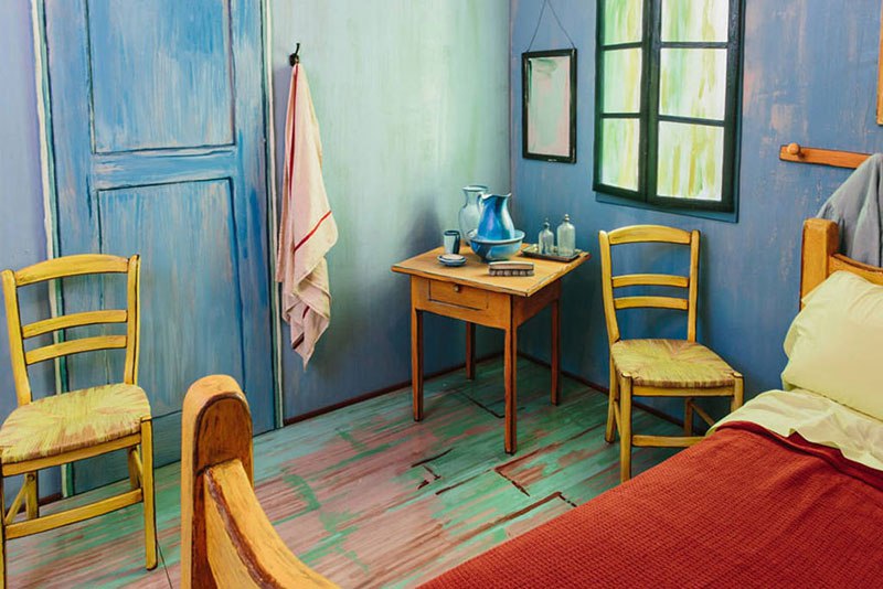aic-museum-recreates-van-gogh-bedroom-painting-and-puts-it-on-airbnb-5
