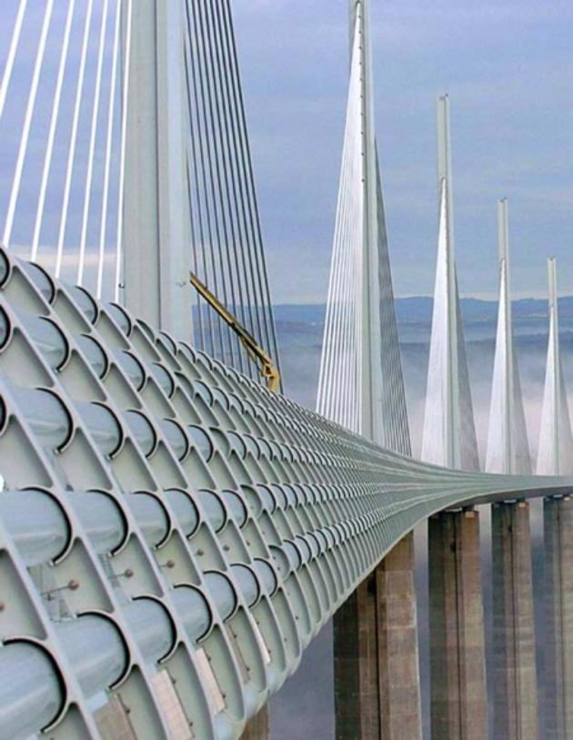 tallest_bridge_in_the_world_millau_viaduct_france4