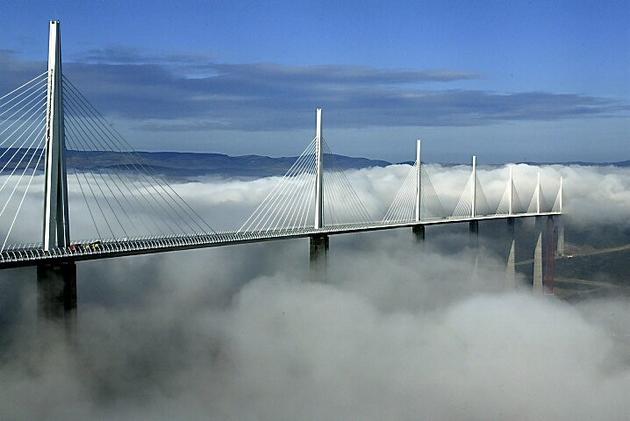 tallest_bridge_in_the_world_millau_viaduct_france5