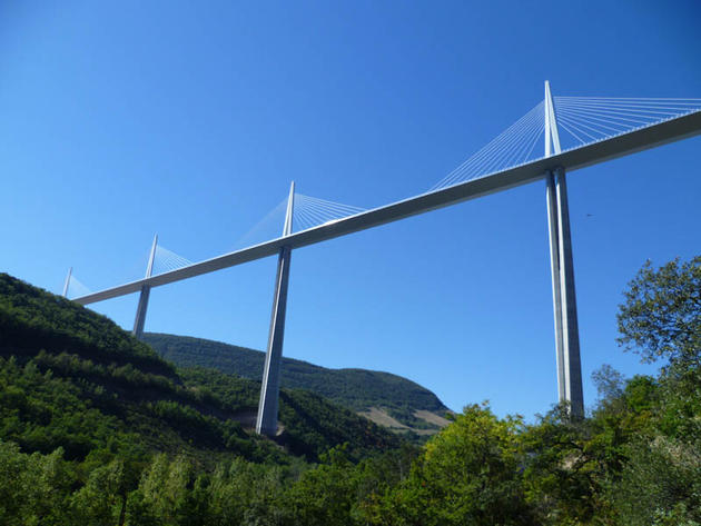 tallest_bridge_in_the_world_millau_viaduct_france6