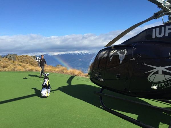 par-3-in-the-sky-helicopter-golf-queenstown-new-zealand-3