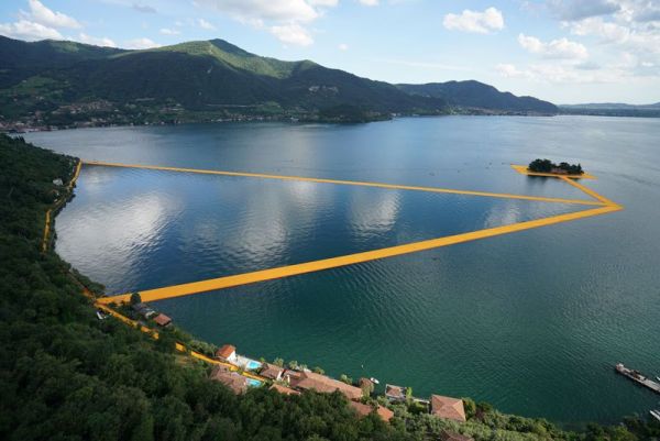 christo-and-jeanne-claude-floating-piers-lake-iseo-italy-4