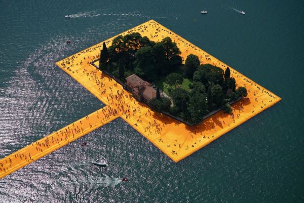 christo-and-jeanne-claude-floating-piers-lake-iseo-italy-5