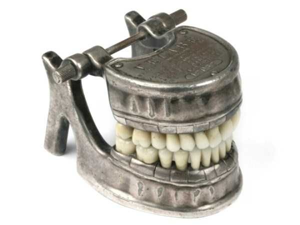 dental-equipment-from-the-past-7