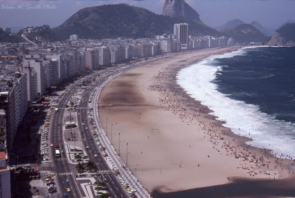 the Daily Life at the Rio Beaches in the late 1970s (1)