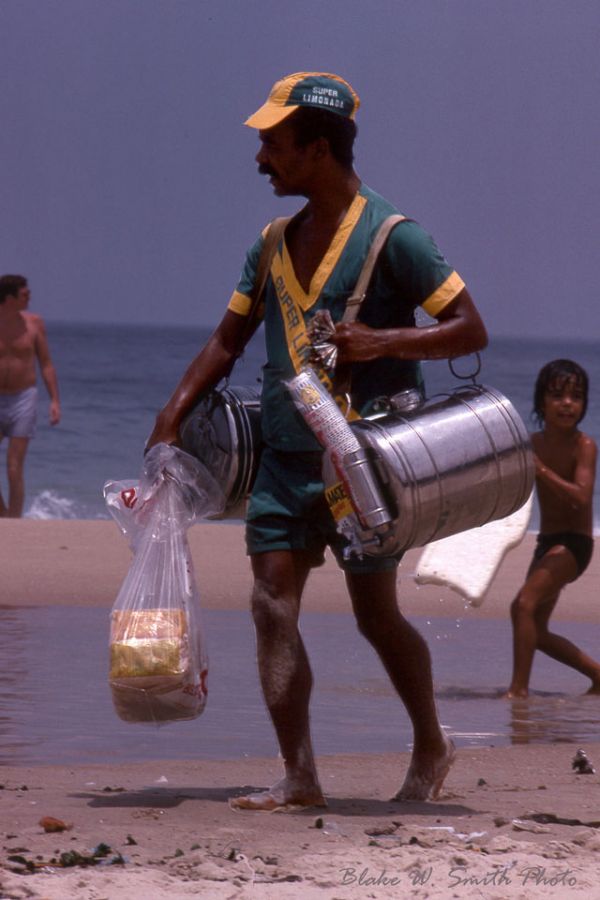 the Daily Life at the Rio Beaches in the late 1970s (8)