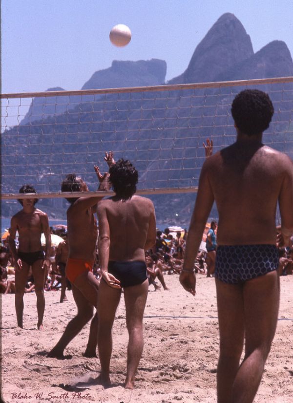 the Daily Life at the Rio Beaches in the late 1970s (9)