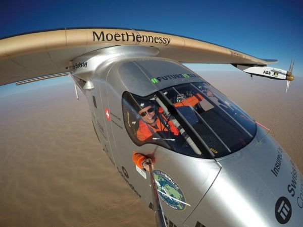solar-impulse-plane-circumnavigates-globe-without-single-drop-of-fuel-24