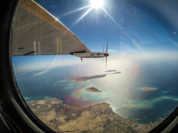 solar-impulse-plane-circumnavigates-globe-without-single-drop-of-fuel-23