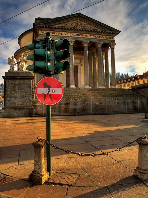 Clet-Abraham-Street-Art-Signs-France-Paris-Florence-Italy-Rome-013