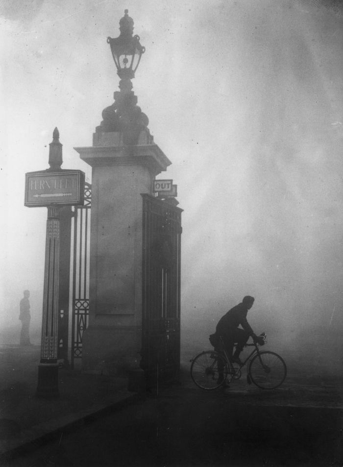haunting_photos_of_the_london_fog_01
