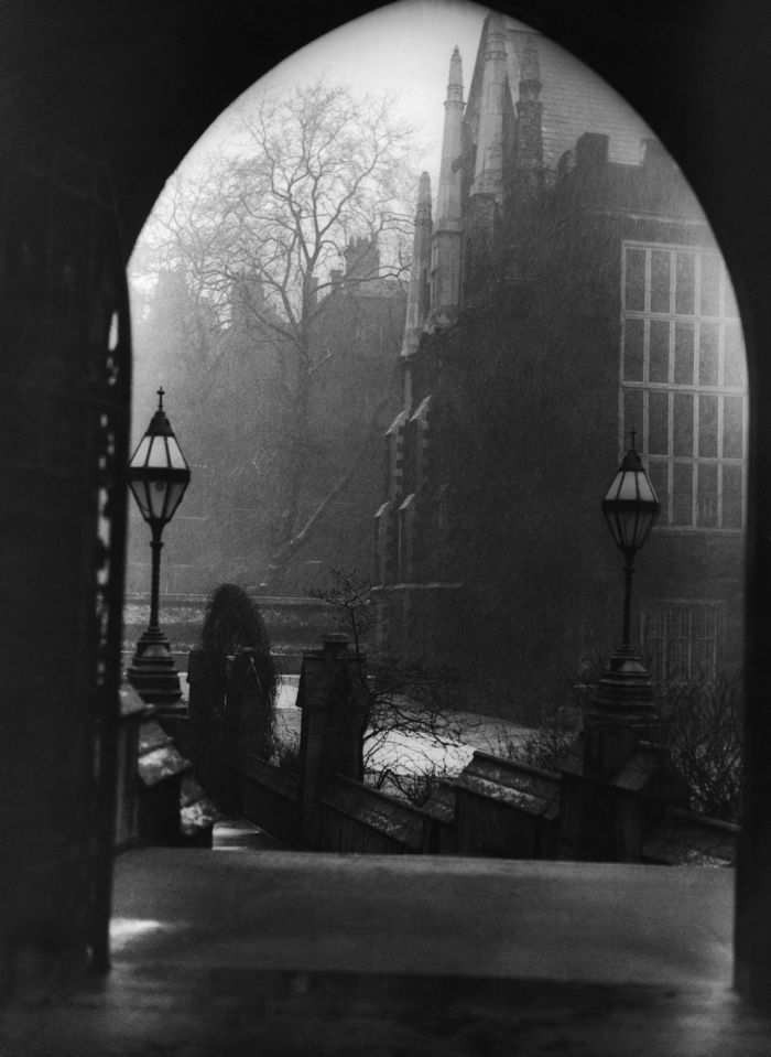 haunting_photos_of_the_london_fog_06