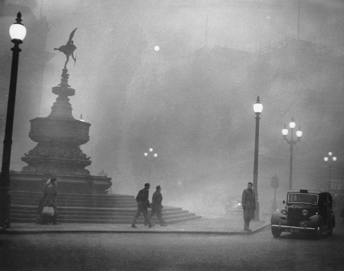haunting_photos_of_the_london_fog_07