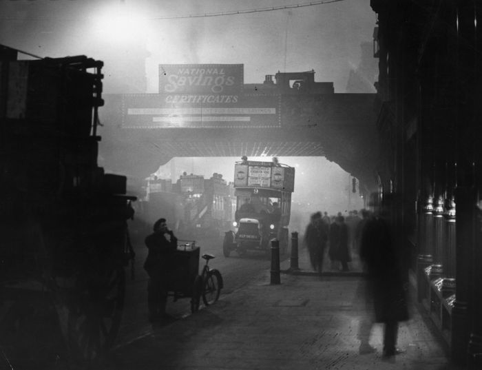 haunting_photos_of_the_london_fog_13