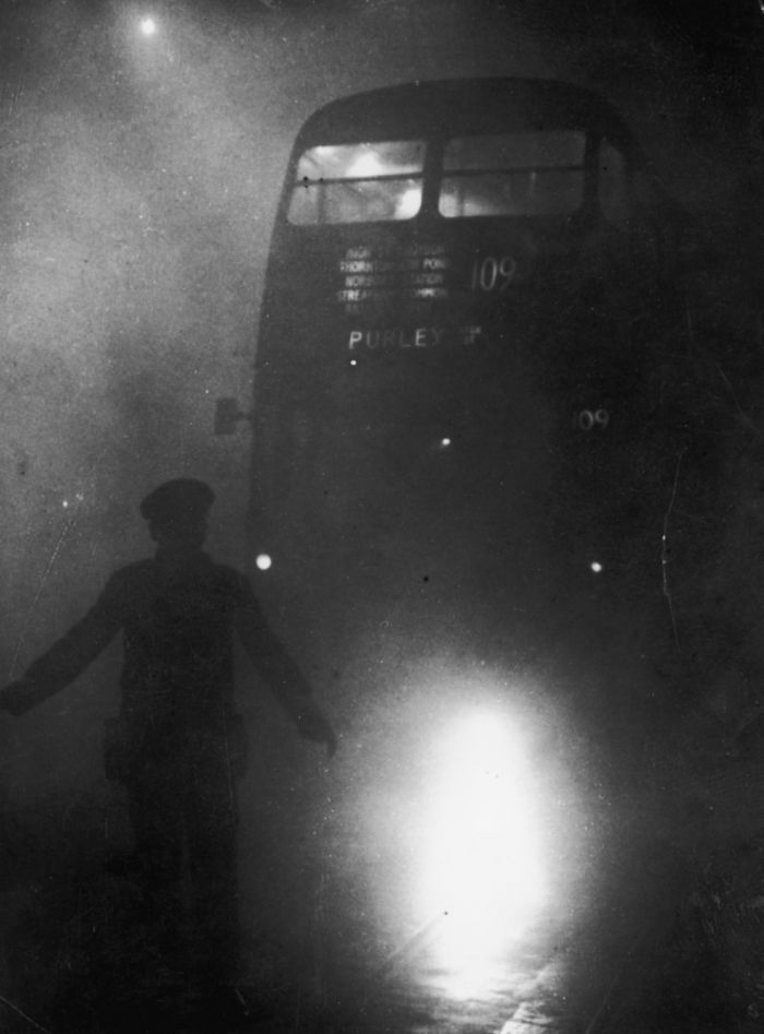 haunting_photos_of_the_london_fog_15