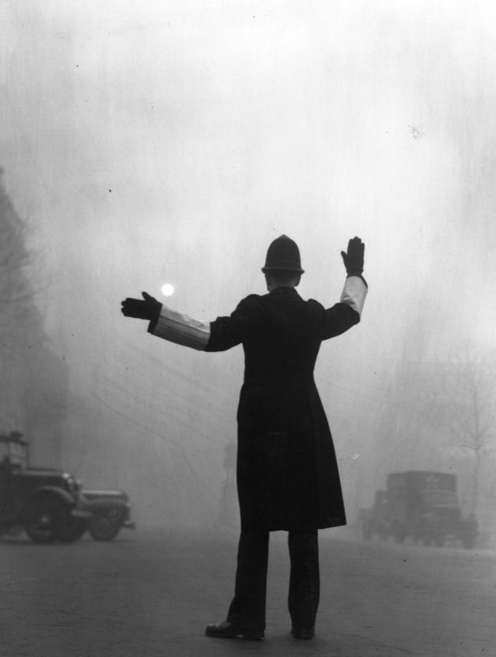haunting_photos_of_the_london_fog_24