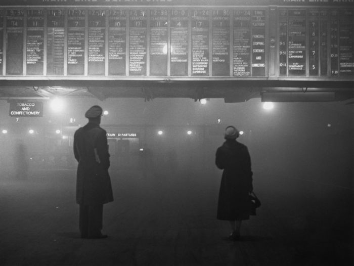 haunting_photos_of_the_london_fog_26