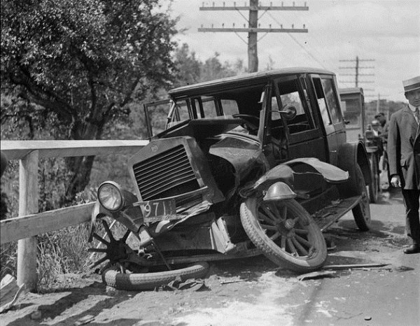 vintage-car-accidents-1