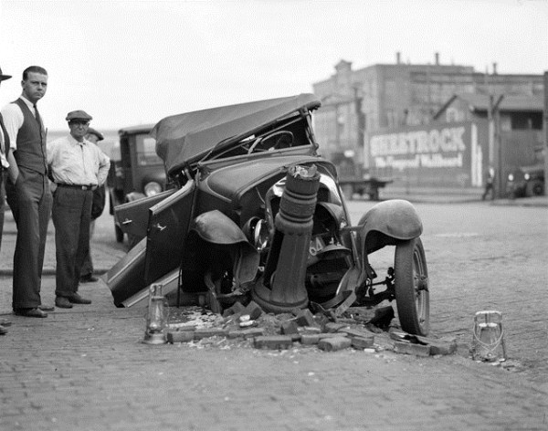 vintage-car-accidents-411
